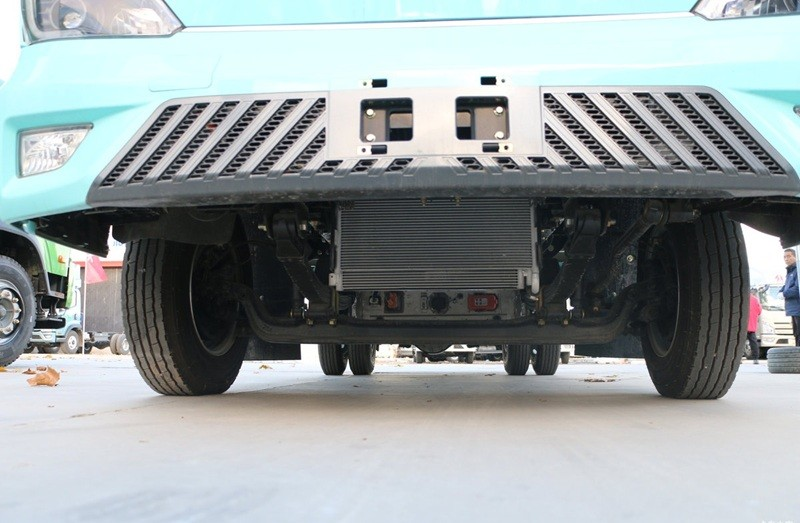 Front chassis and cooling system inspection of the Qingling EVM100