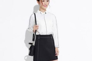 半身裙春秋新款韩版A字裙学院风包臀裙明线工艺高腰显瘦短裙女潮