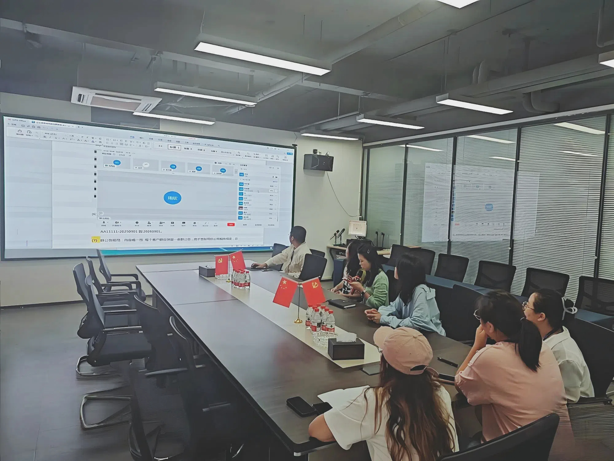 闪电直租｜服务再升级！专属司服部为司机体验全方位赋能